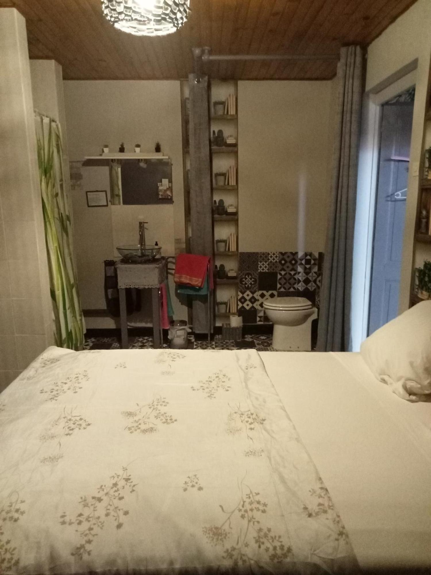 Le Repaire Des Ecureuils Bed & Breakfast Bourg-Argental Bagian luar foto