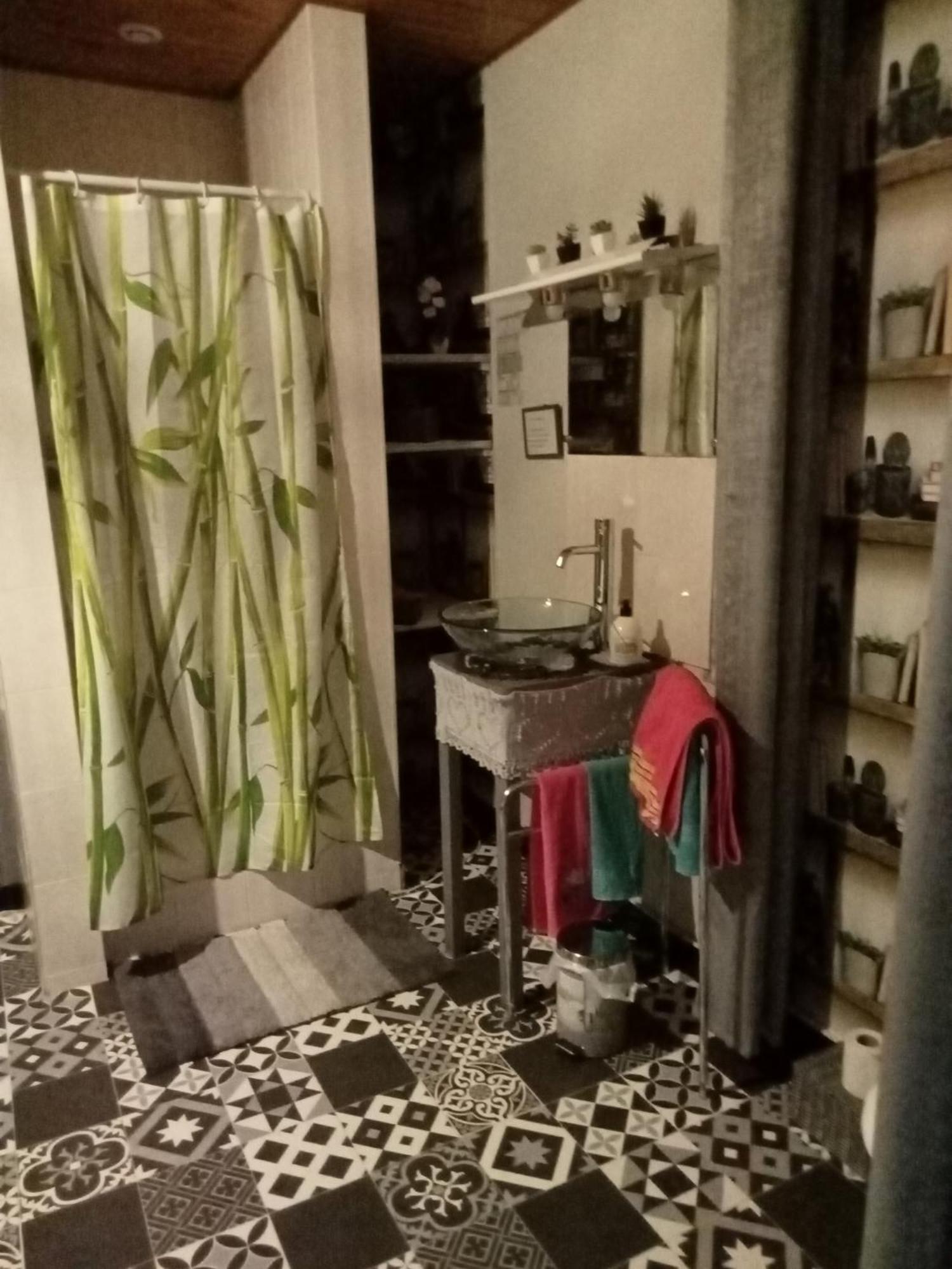 Le Repaire Des Ecureuils Bed & Breakfast Bourg-Argental Bagian luar foto